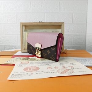 <AUTHENTIC>Louis Vuitton  wallet